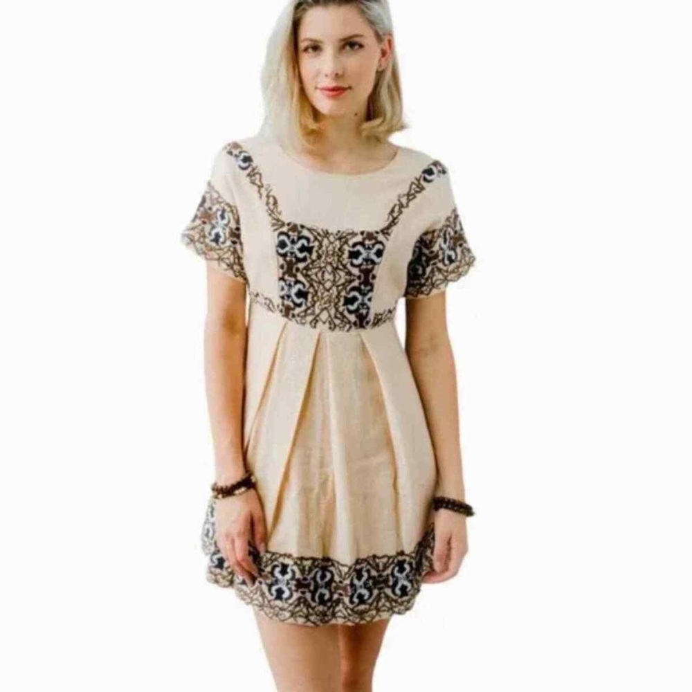 Anthropologie fit and flare size 8
